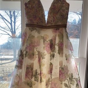 Ellie Wilde prom dress floral.